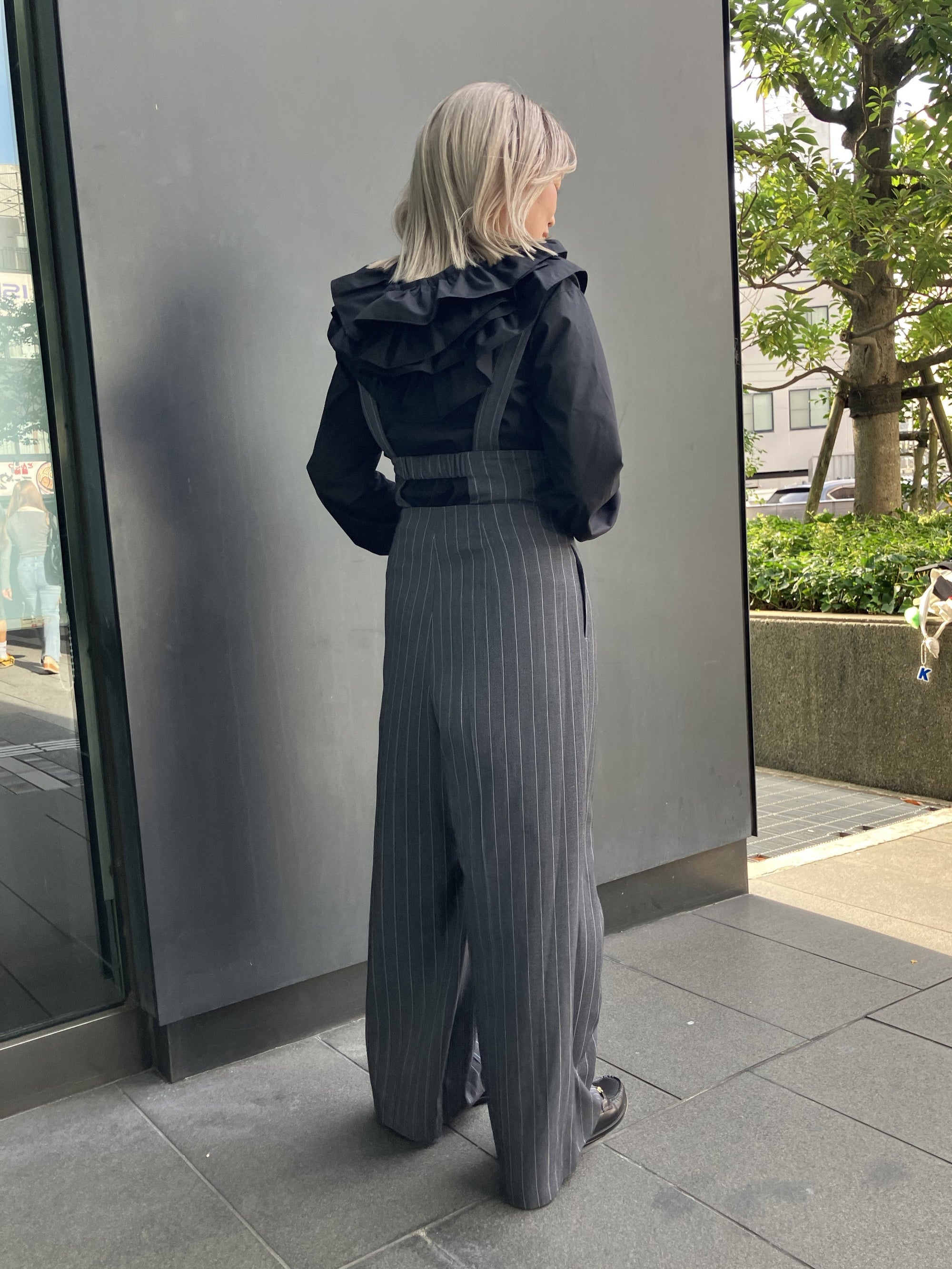 HOODED RUFFLE BLOUSE