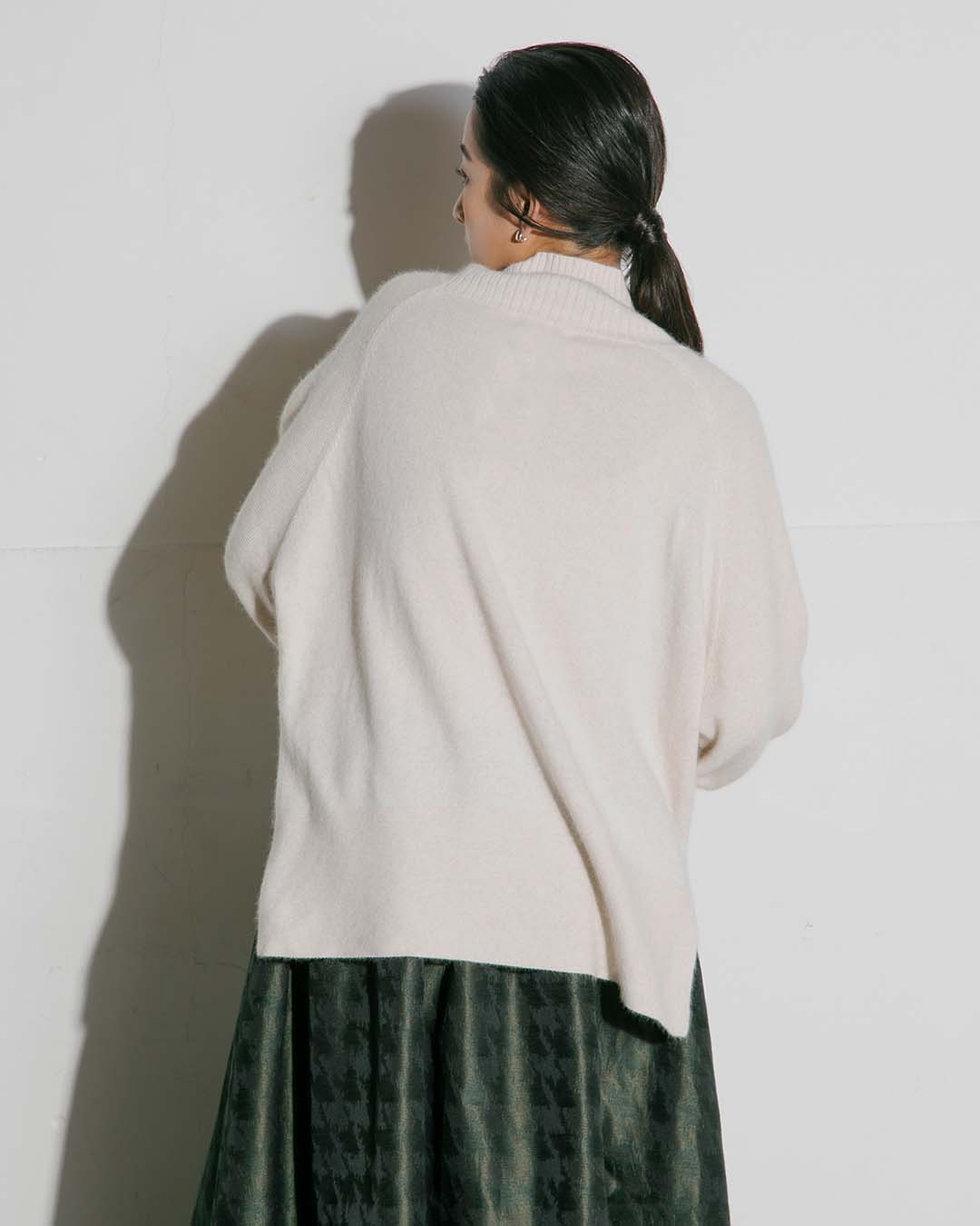 【ふわふわ】チャイニーズラクーンドルマンニットプルオーバーシャギー|LAEMUSE