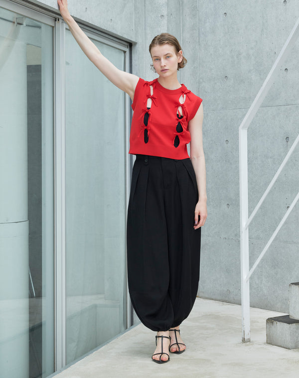 CUT-OUT RIBBON VEST