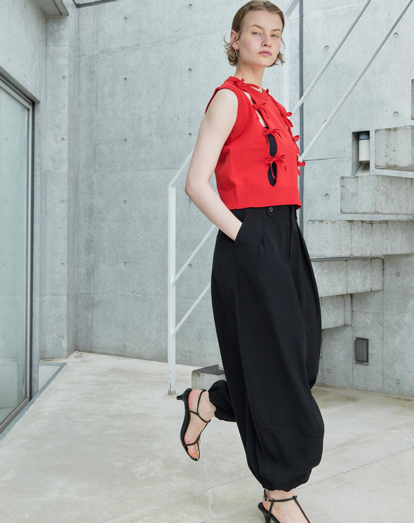 CUT-OUT RIBBON VEST