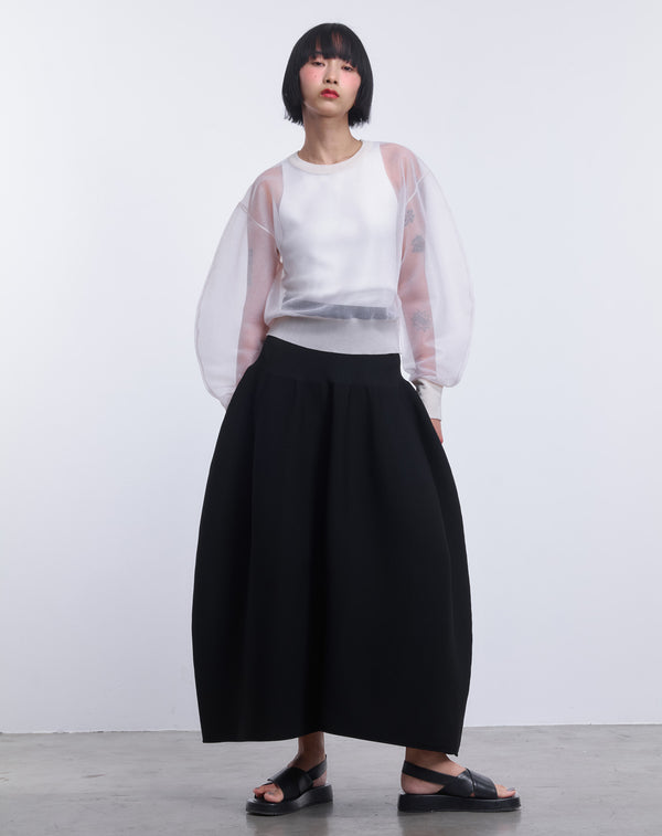 VOLUMINOUS FLARED KNIT SKIRT