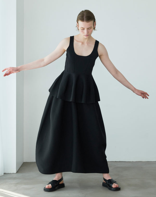 VOLUMINOUS FLARED KNIT SKIRT