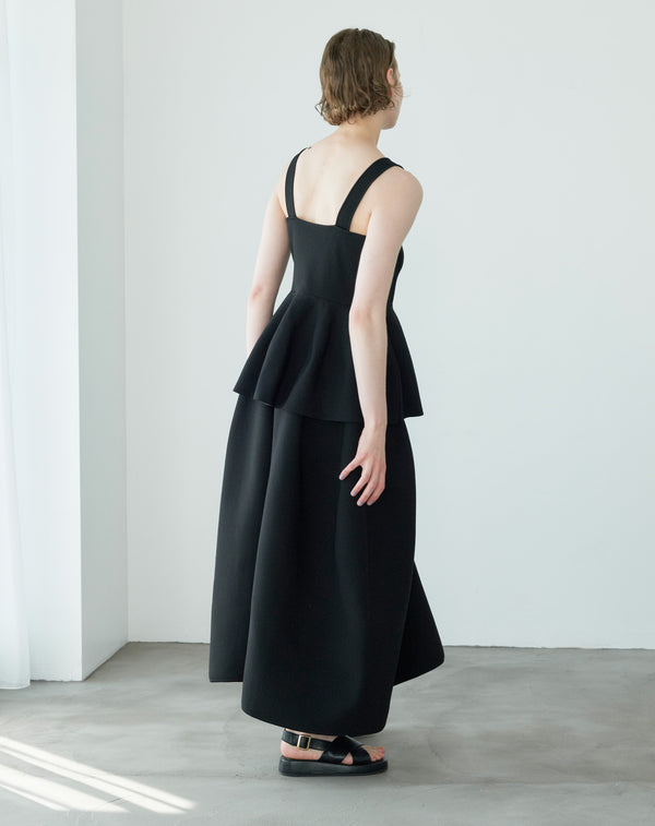 VOLUMINOUS FLARED KNIT SKIRT