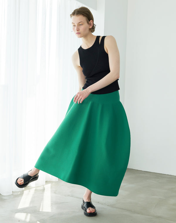 VOLUMINOUS FLARED KNIT SKIRT