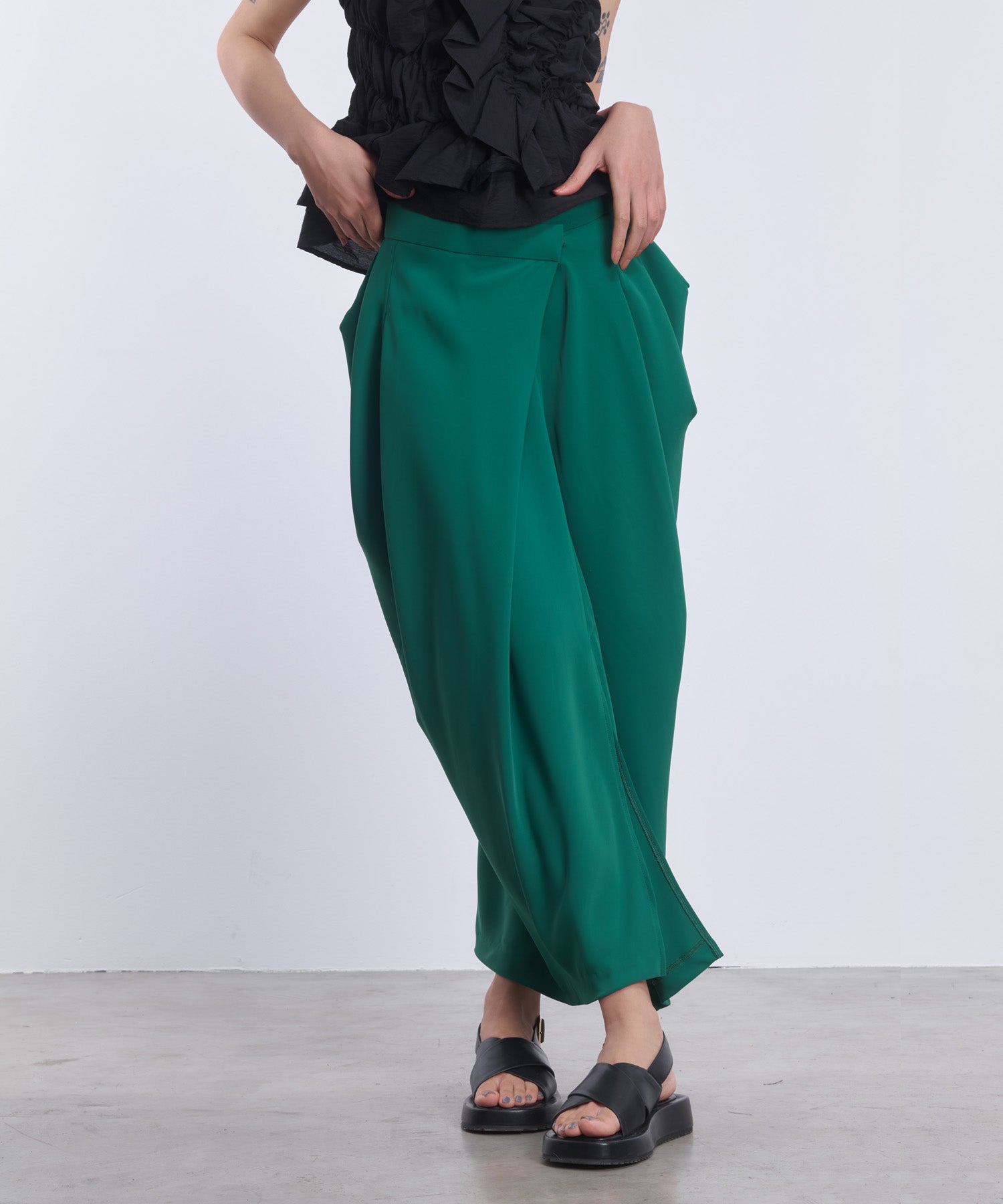 スカート THEREDTHREAD S symbol draped skirt THEREDTHREAD / ザレッドスレッド】S symbol draped skirt