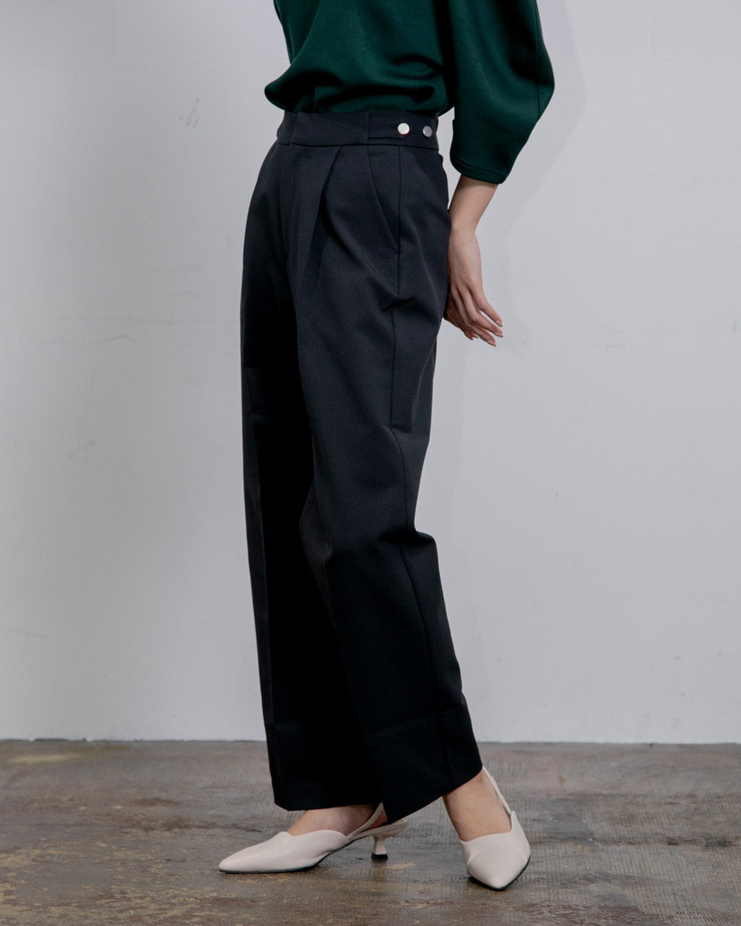 【ストレッチ素材】ツイルストレッチワイドテーパードパンツ|LAEMUSE