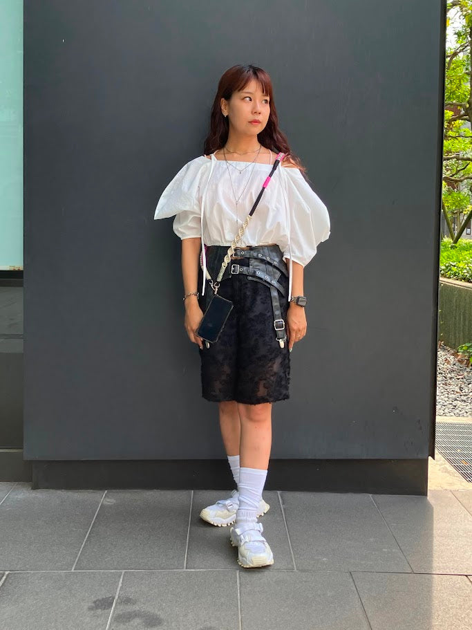 OFF-SHOULDER BLOUSE