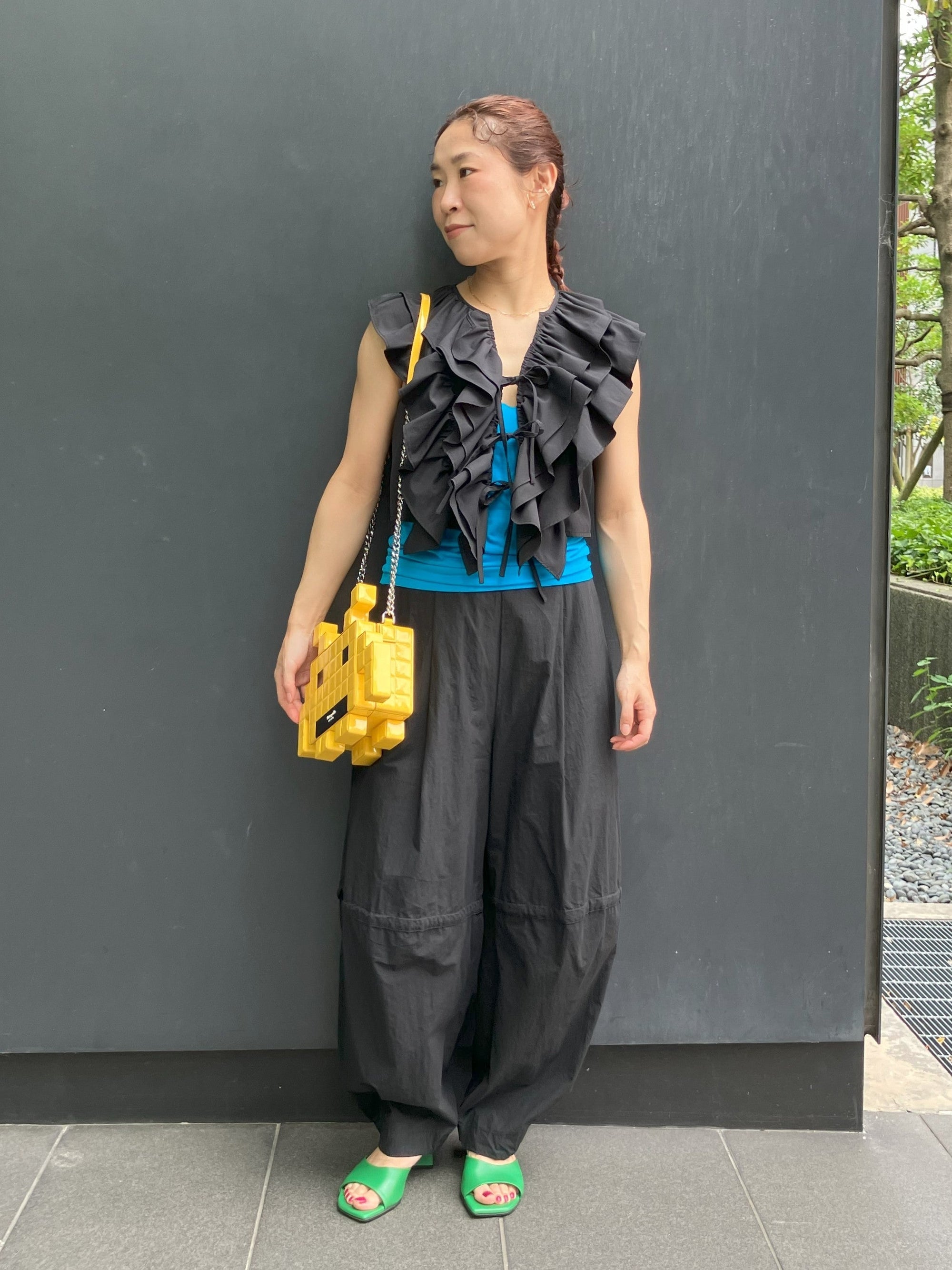 FRILL VEST