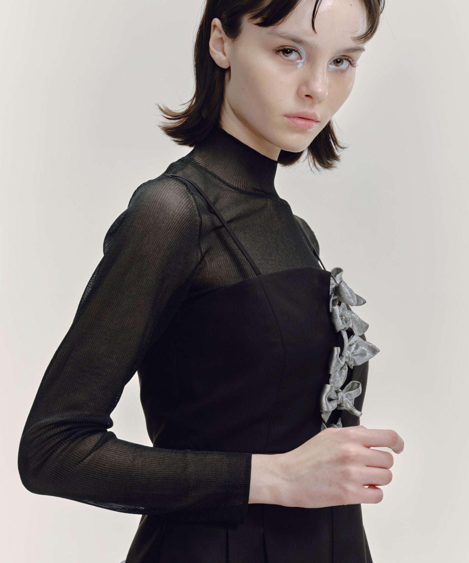 新品リテン Sheer Sculpture Topsブラック SHEER RIBBED HIGH NECK KNIT – LAEMUSE