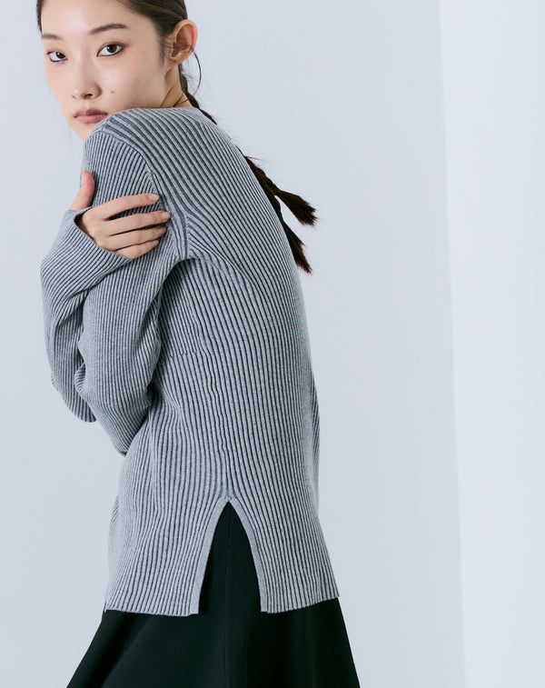 CONTRAST RIBBED KNIT PULLOVER