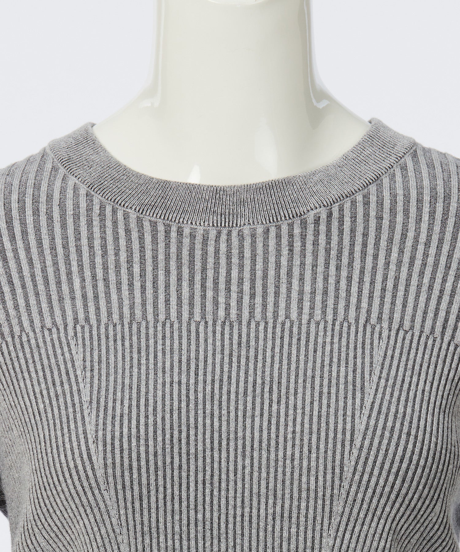 CONTRAST RIBBED KNIT PULLOVER