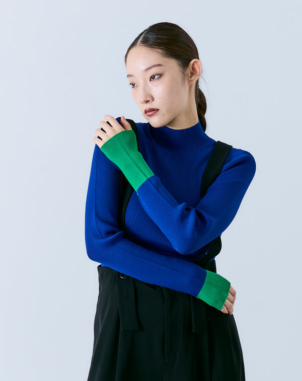 TWO-TONE HIGH-NECK KNIT TOP