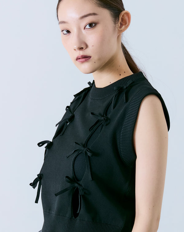 CUT-OUT RIBBON VEST