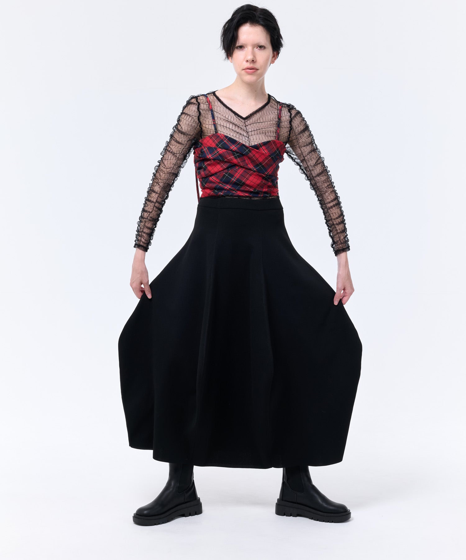 美品❤️archivio V字ストライプスカート 黒ニット　36 美品❤️archivio V字ストライプスカート 黒ニット 36
