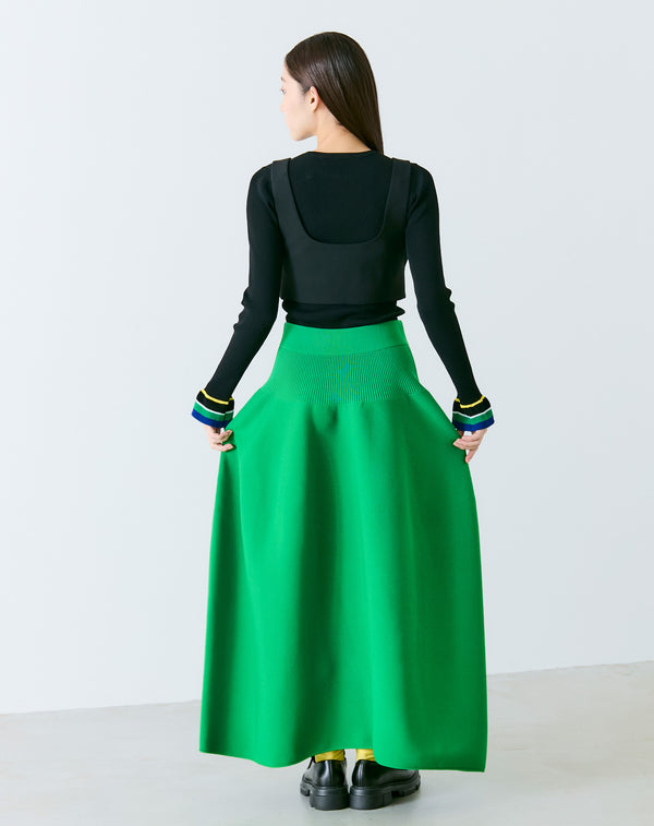 VOLUMINOUS FLARED KNIT SKIRT