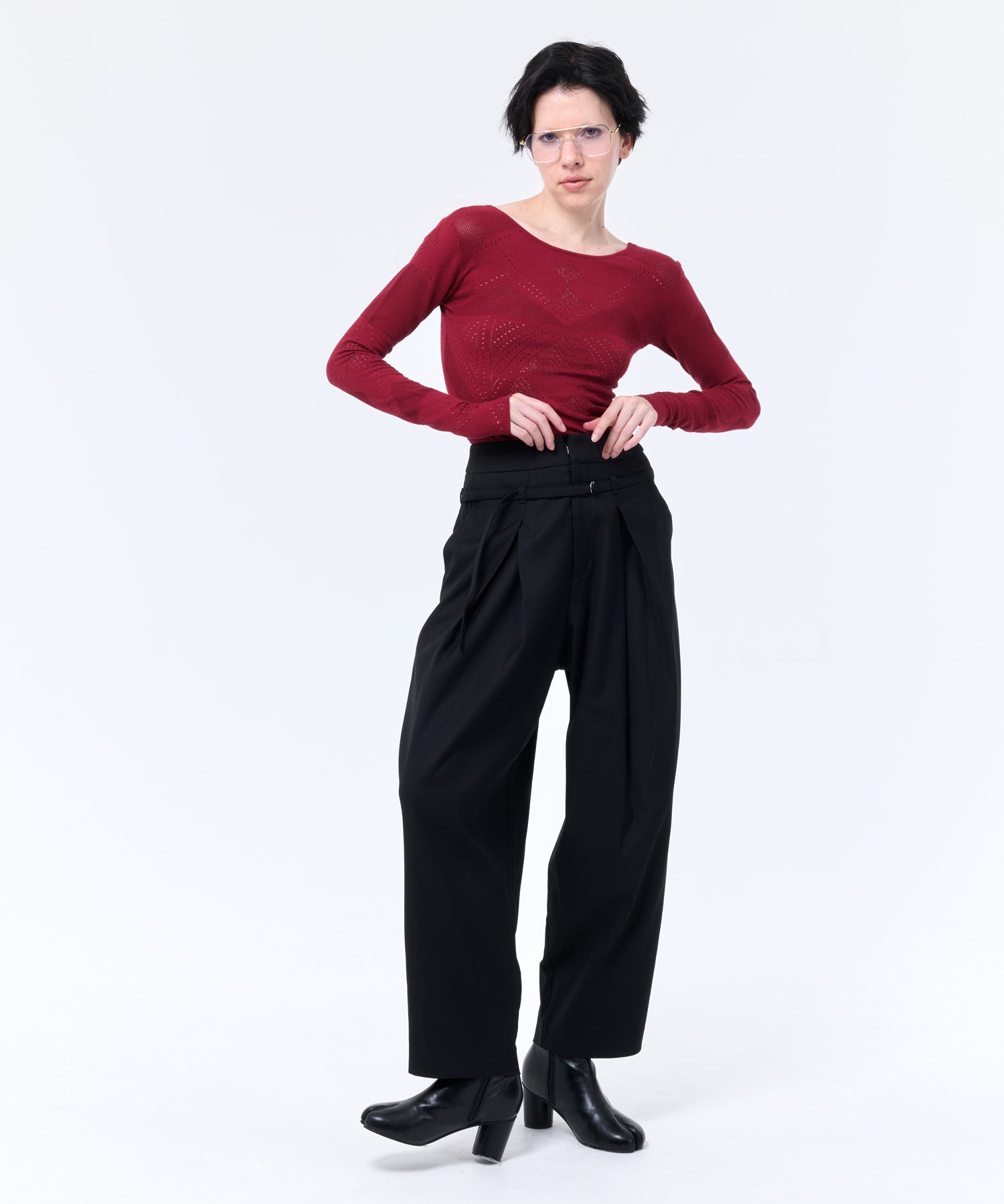 BODY FIT MESH KNIT TOP