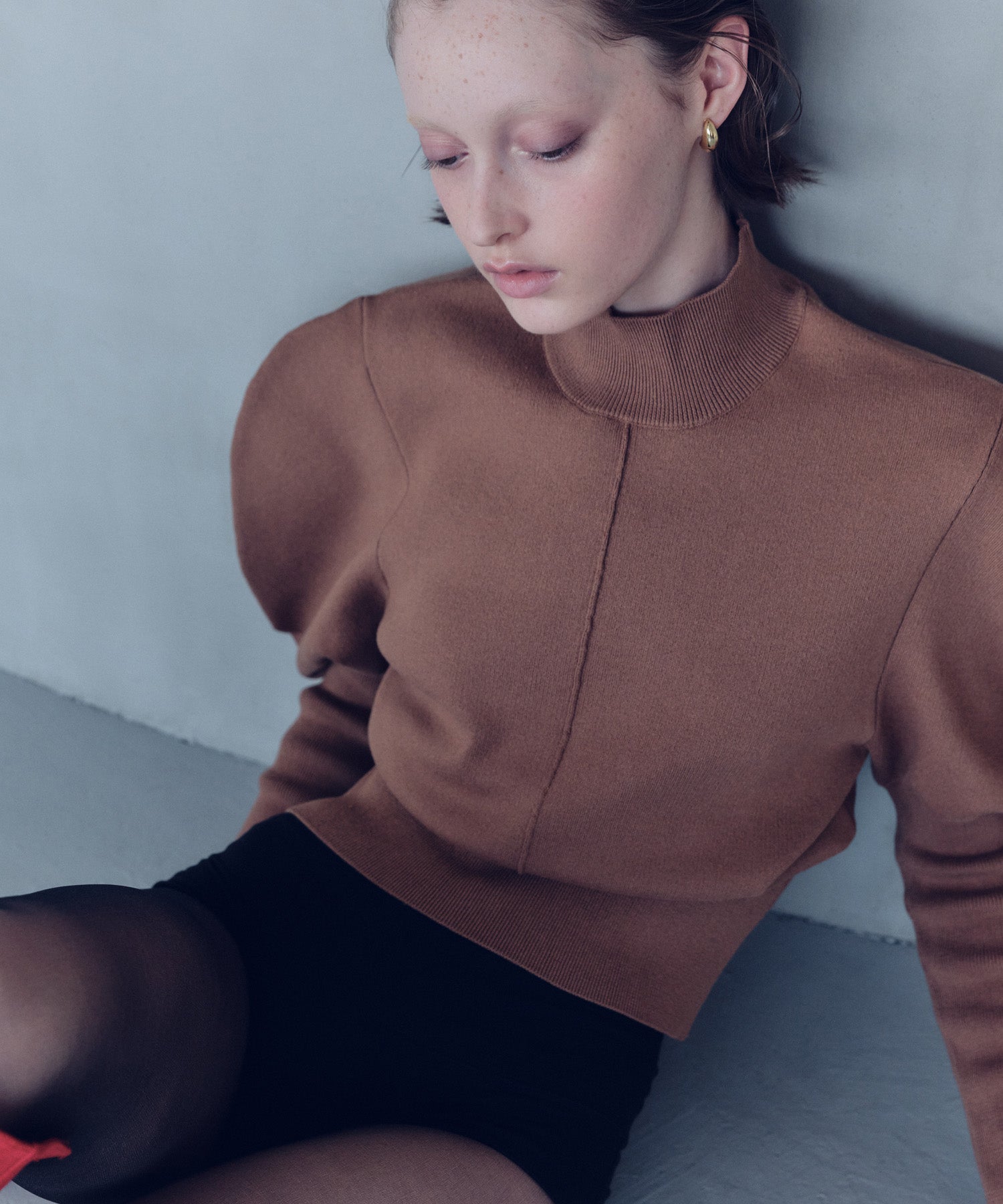 VOLUME SLEEVE HIGH NECK KNIT