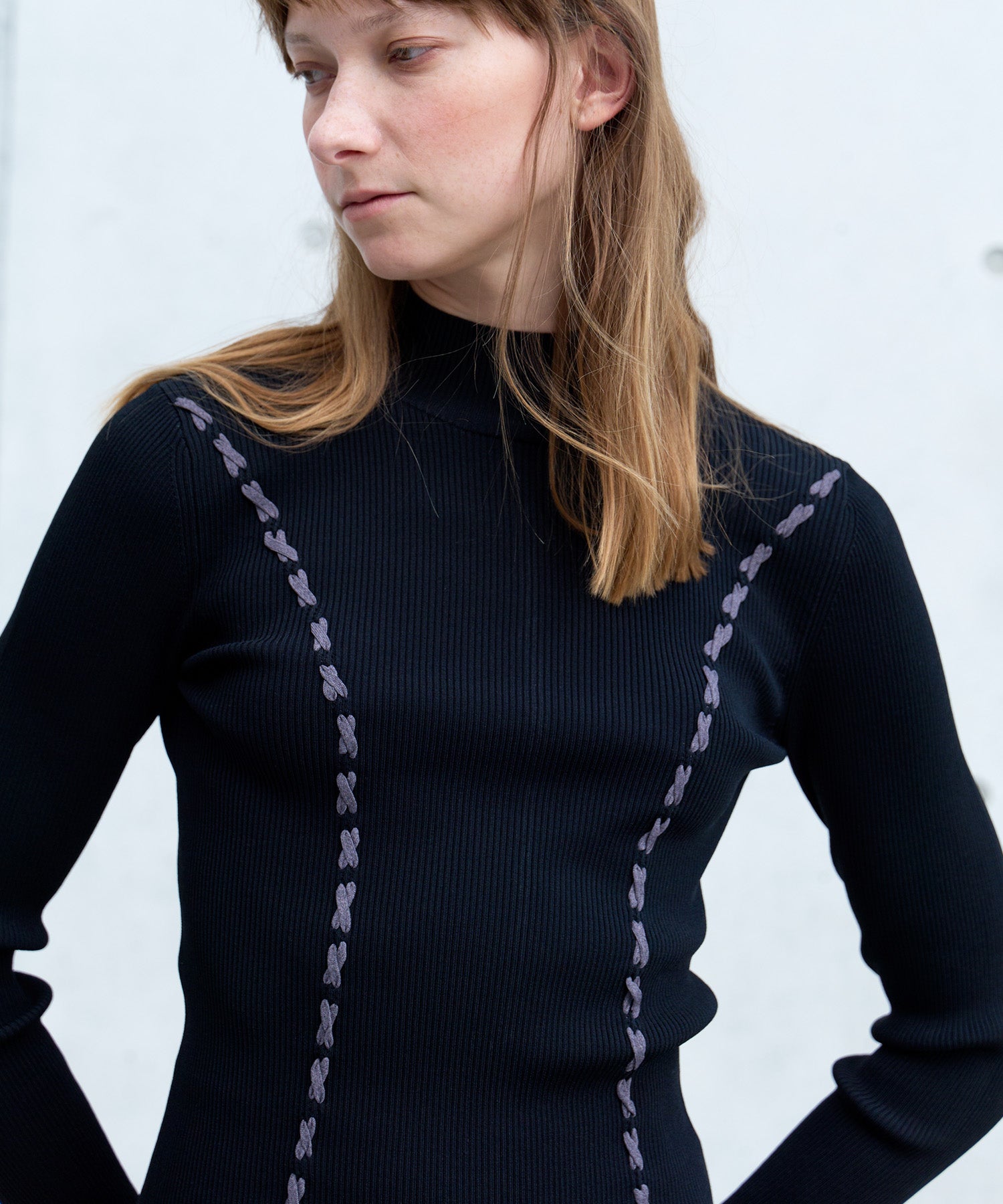 LACE-UP HIGH-NECK TOP – LAEMUSE