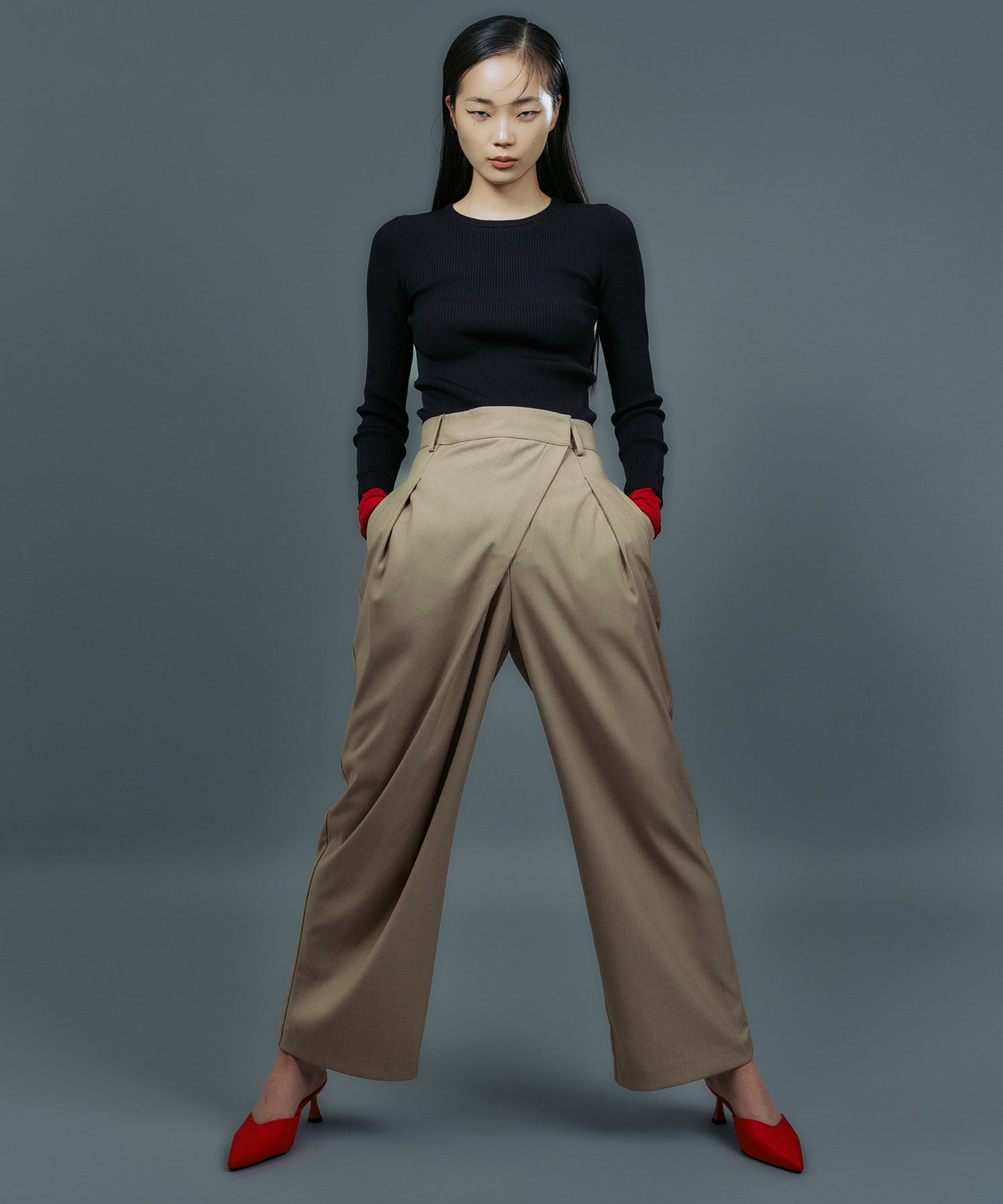 LAYERED SLEEVE CREW-NECK KNIT TOP