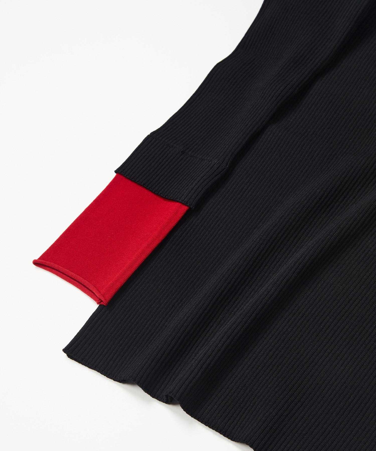 LAYERED SLEEVE CREW-NECK KNIT TOP