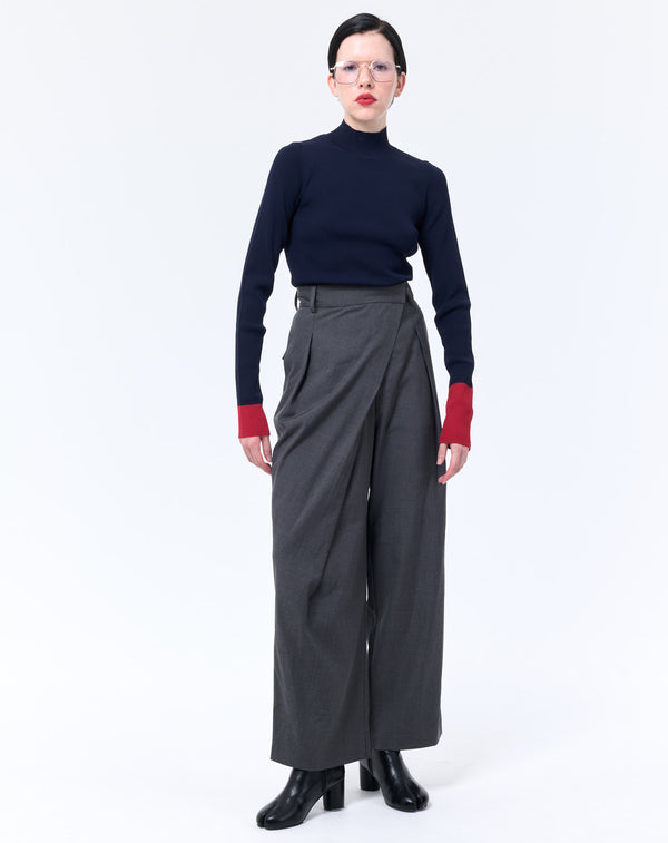 TWO-TONE HIGH-NECK KNIT TOP