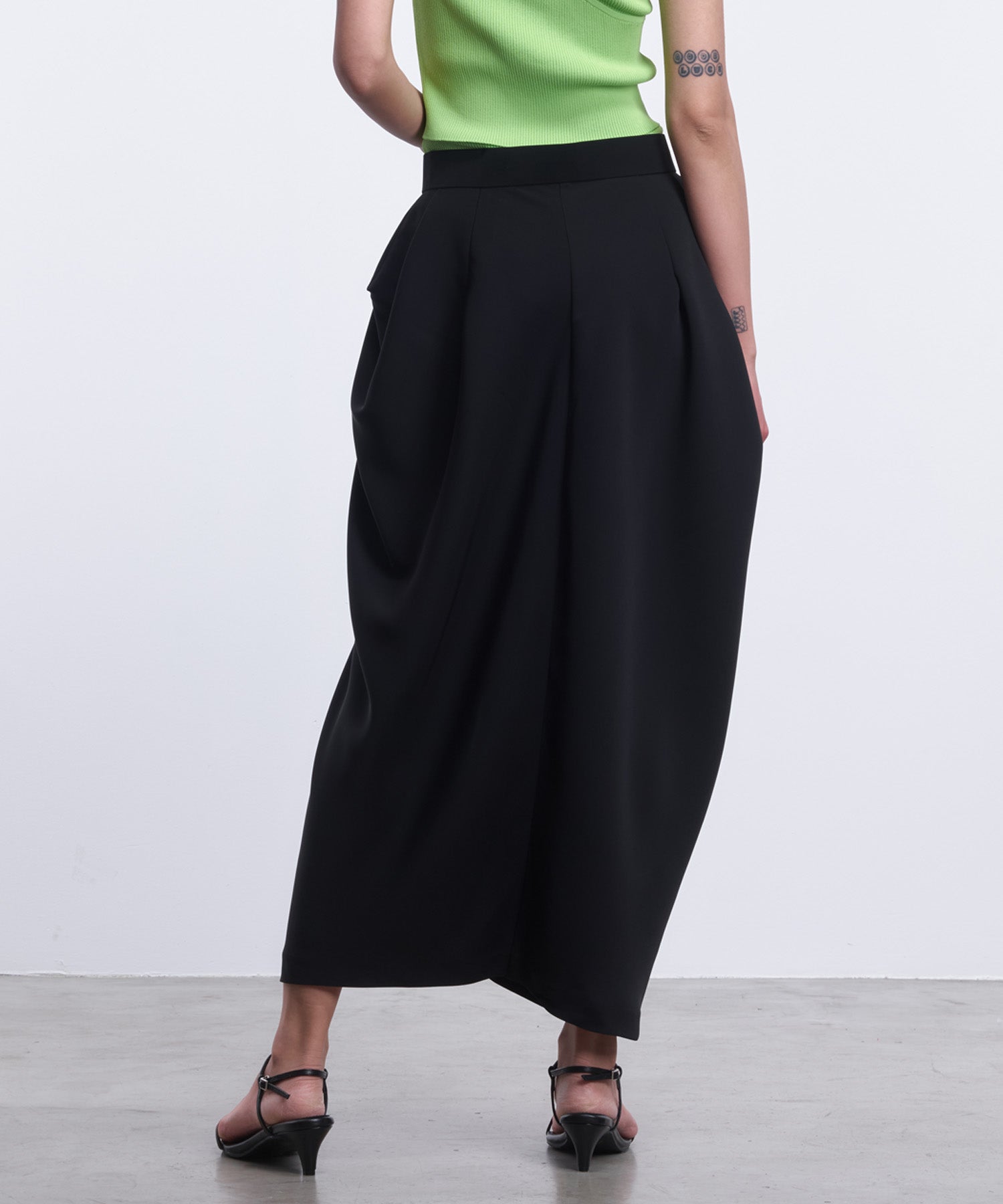 スカート THEREDTHREAD S symbol draped skirt THEREDTHREAD / ザレッドスレッド】S symbol draped skirt