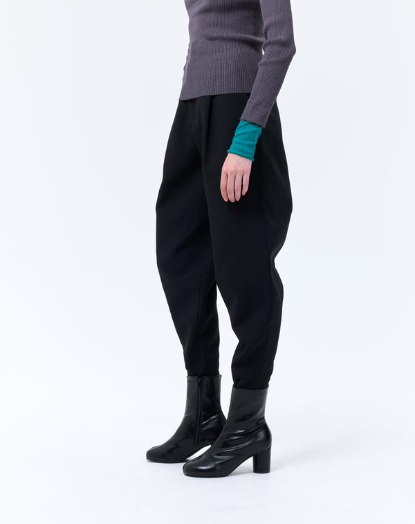 CURVED-SILHOUETTE PANTS