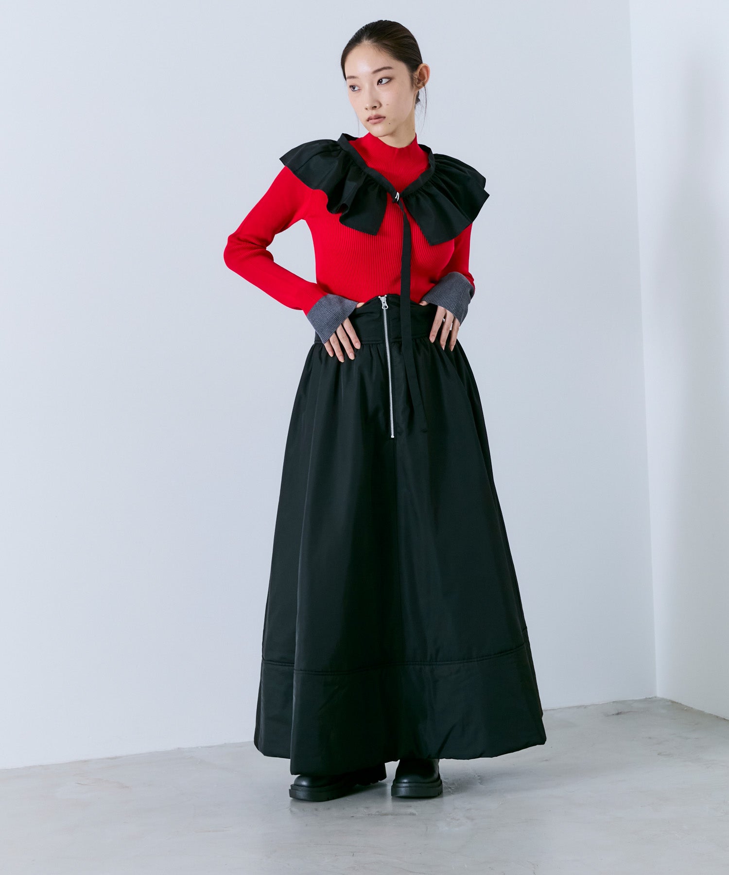 FRILL-BELTED PADDED SKIRT