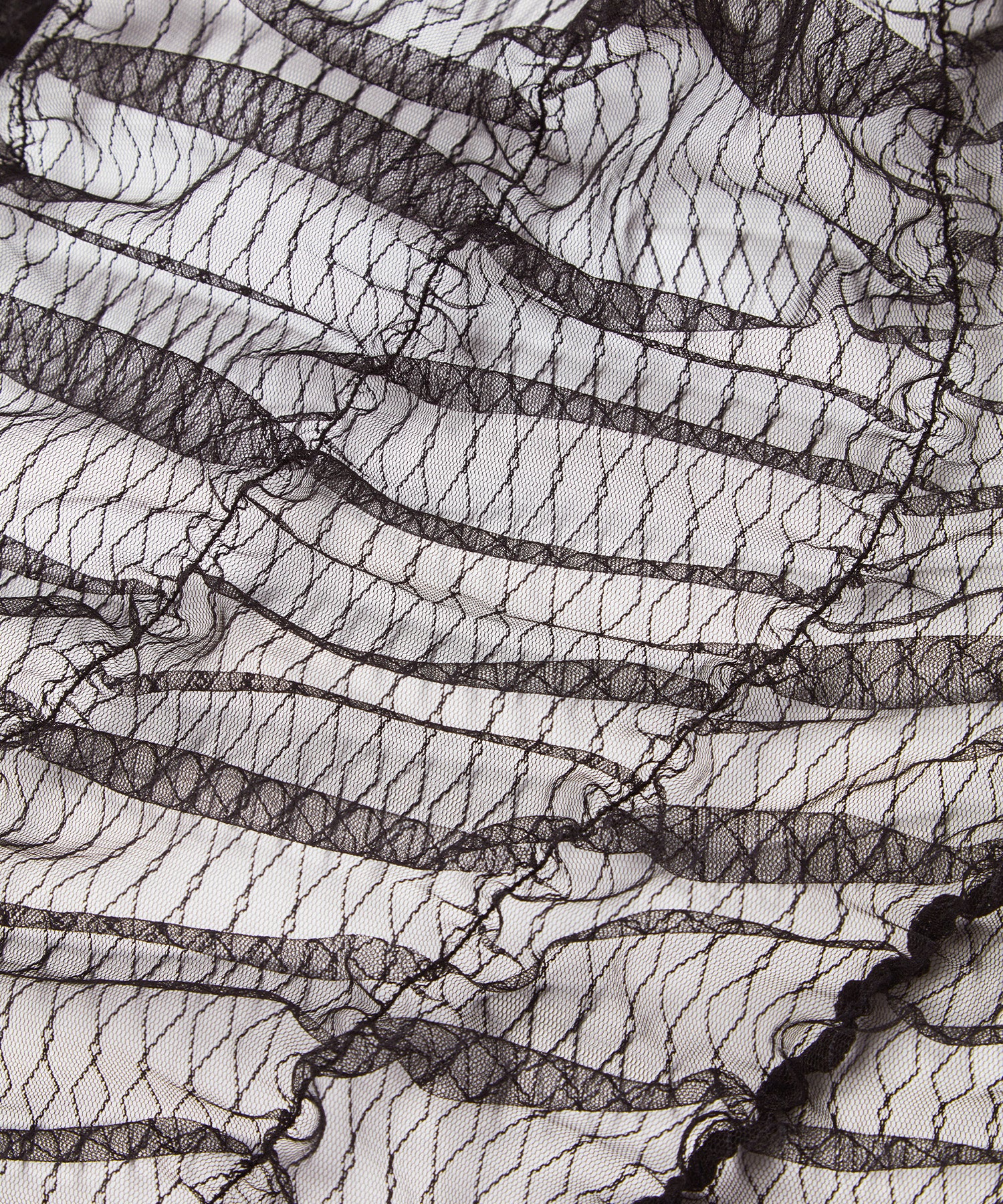 SHIRRING TULLE PULLOVER
