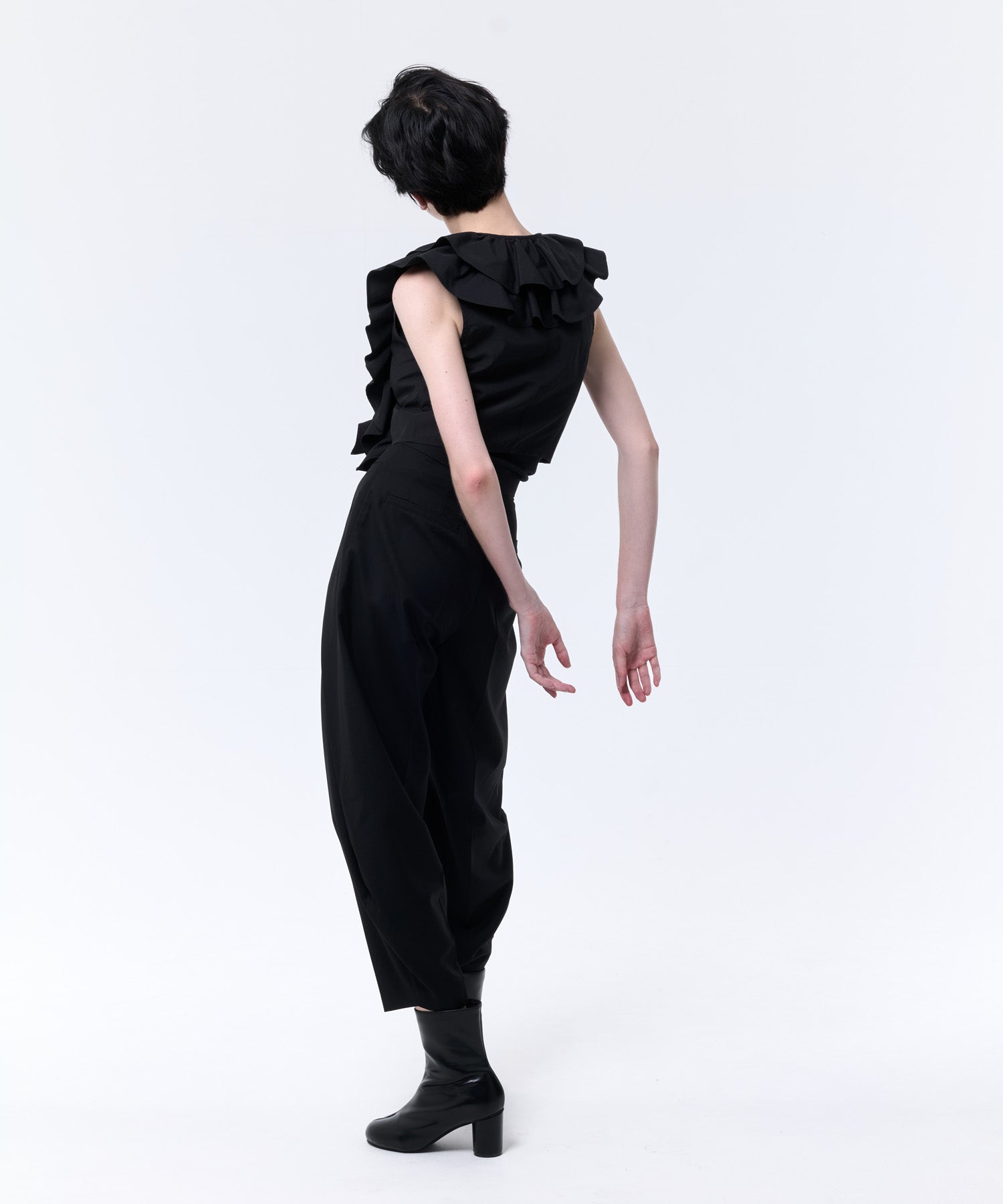 FRILL VEST