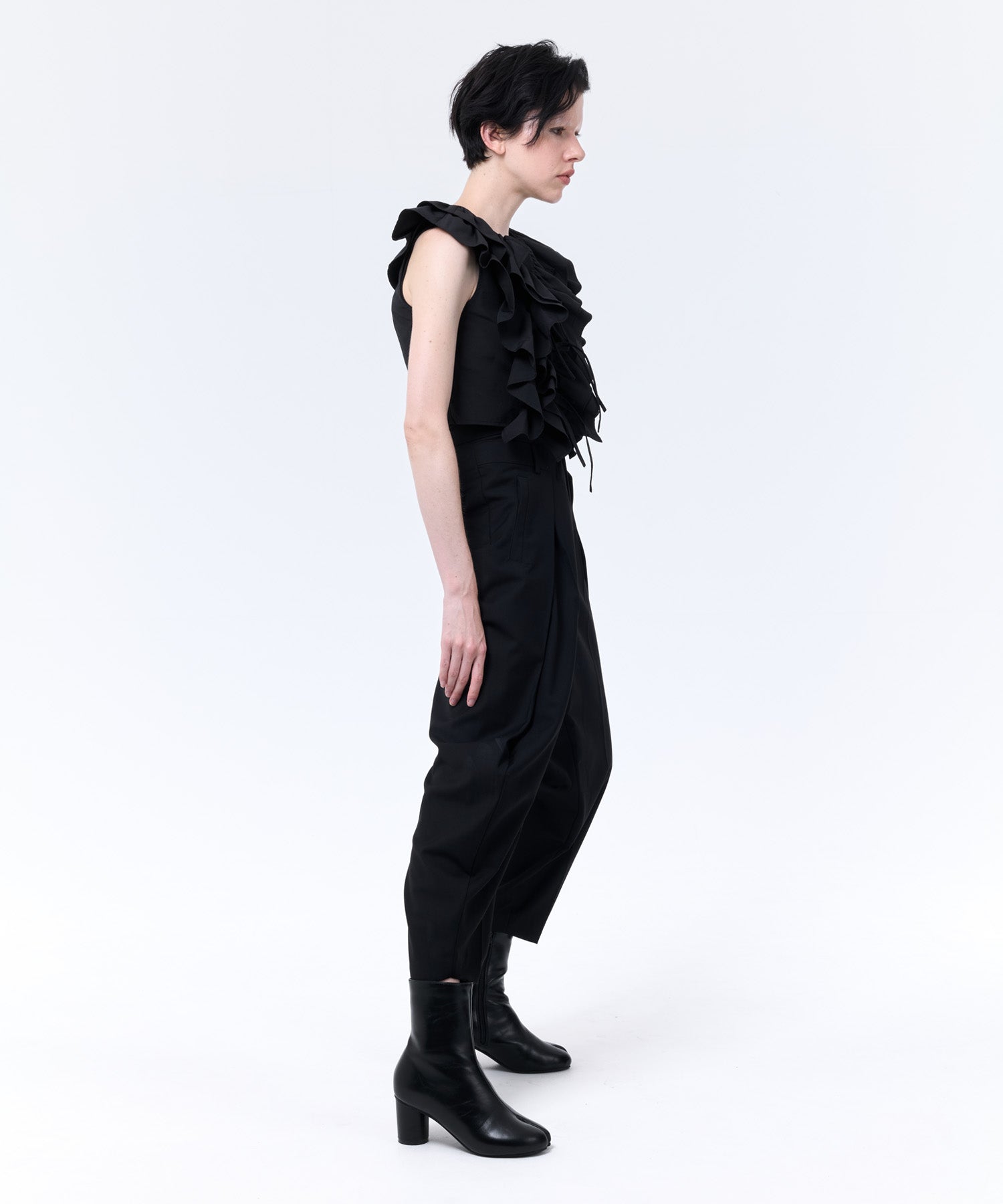 FRILL VEST