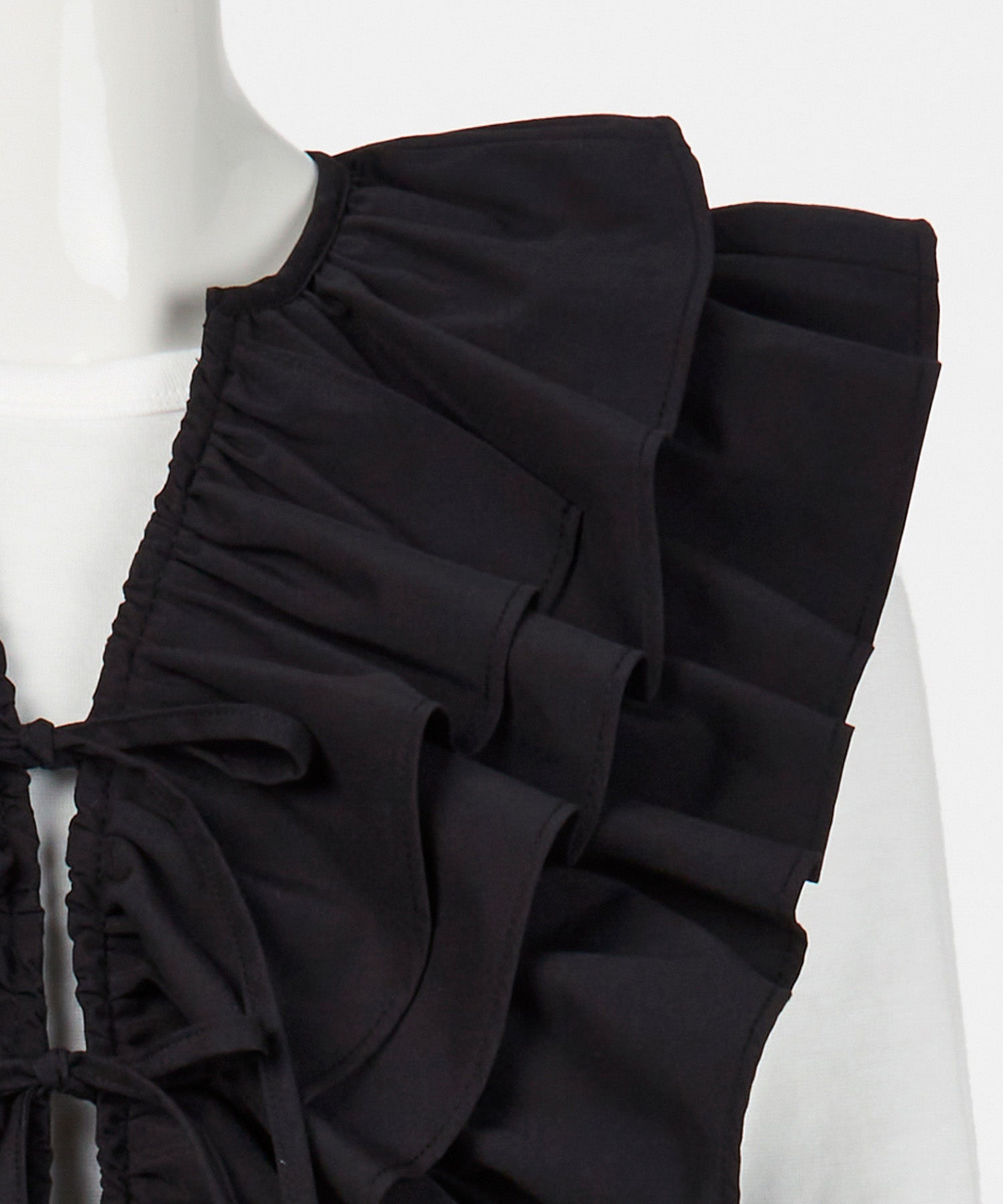 FRILL VEST