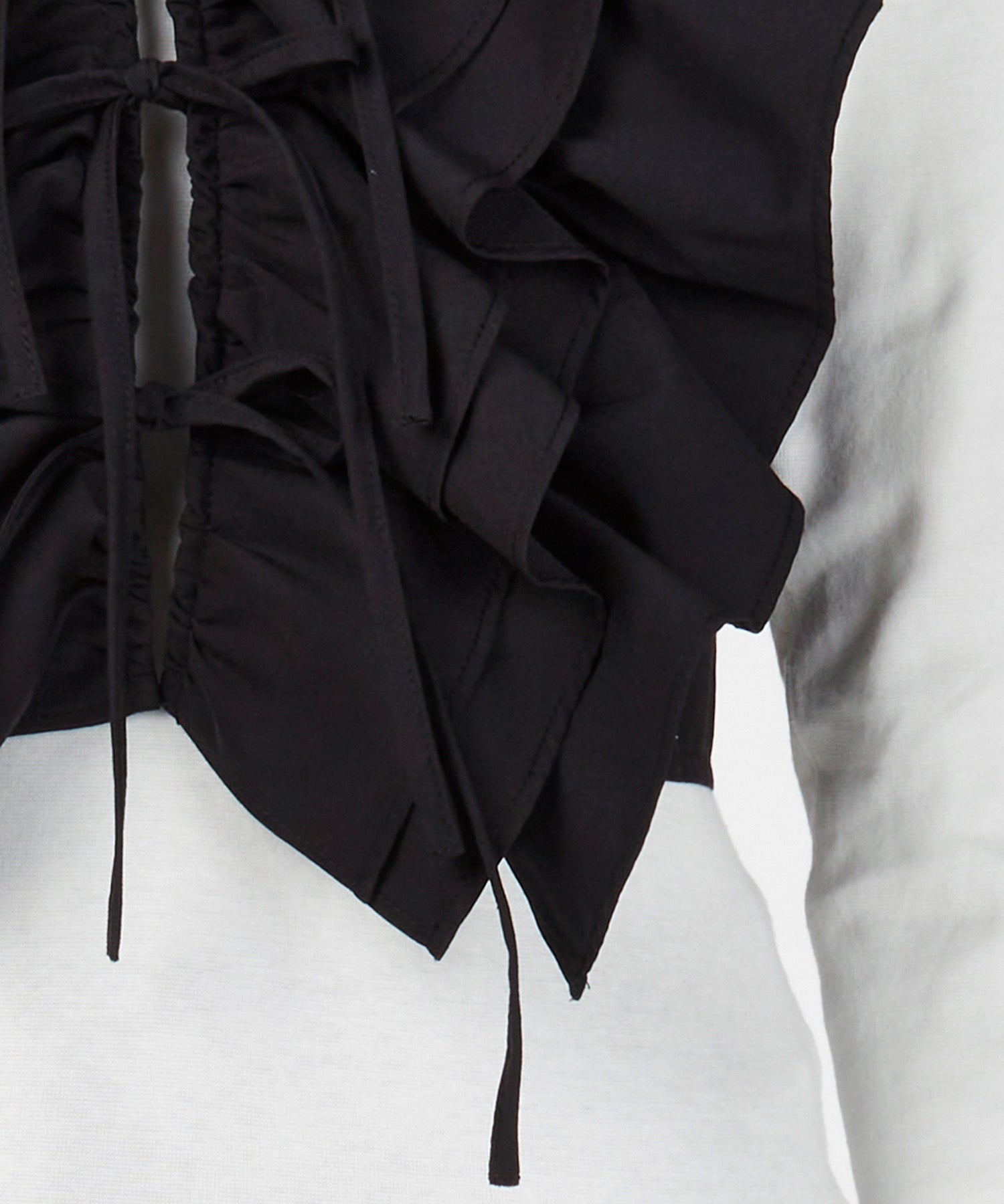 FRILL VEST