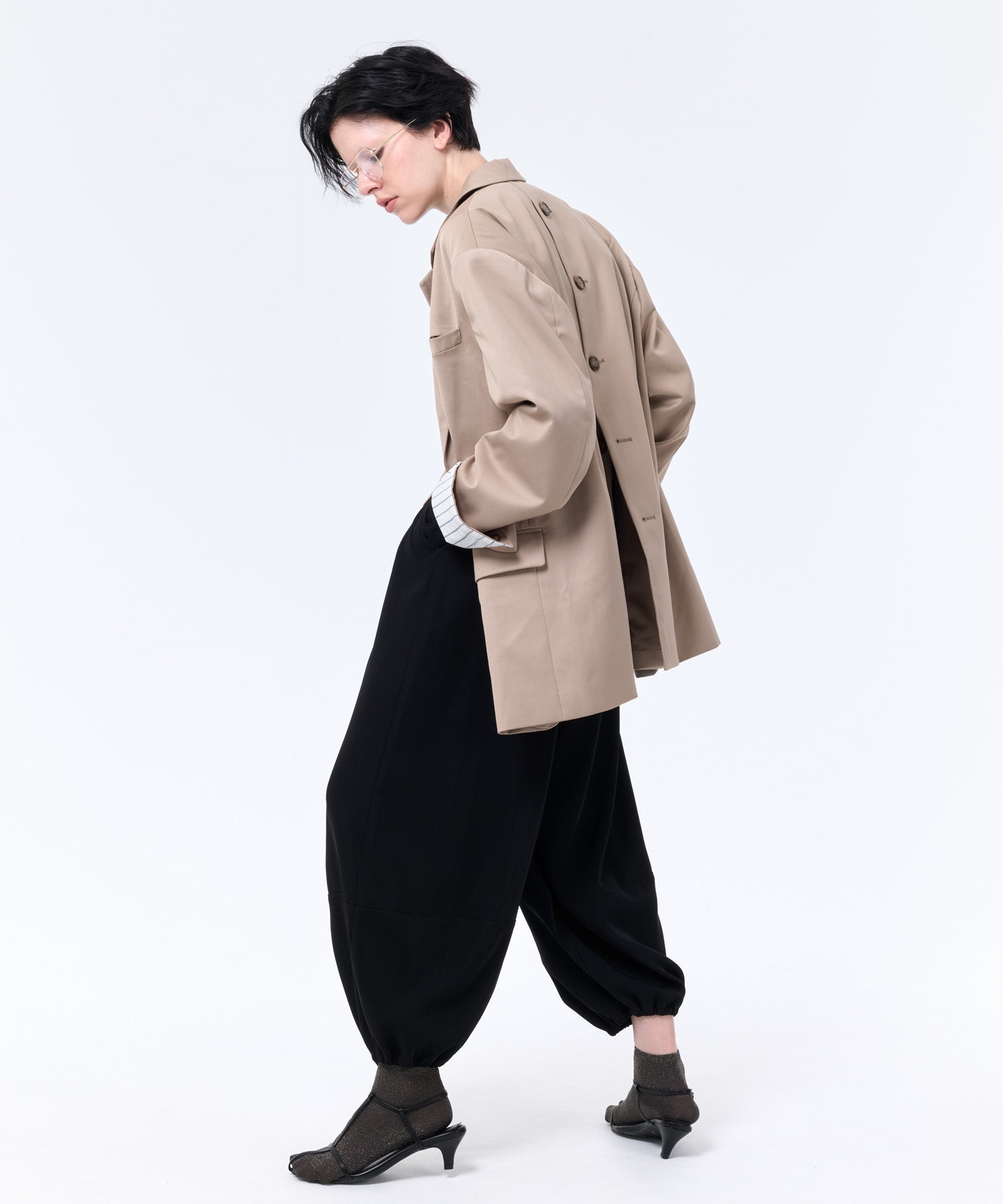 BACK BUTTON OVERSIZED JACKET