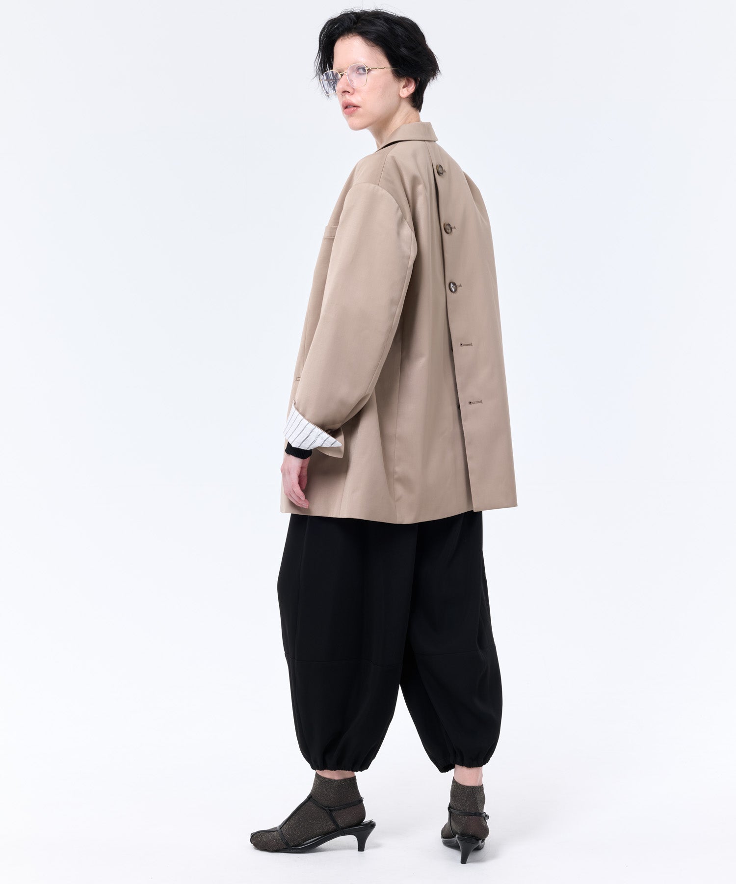 BACK BUTTON OVERSIZED JACKET