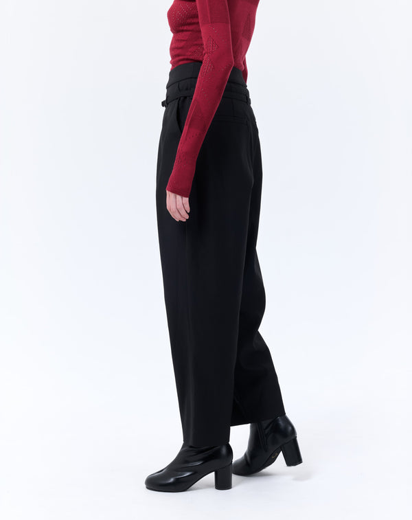 BELTED DESIGN TUCK PANTS