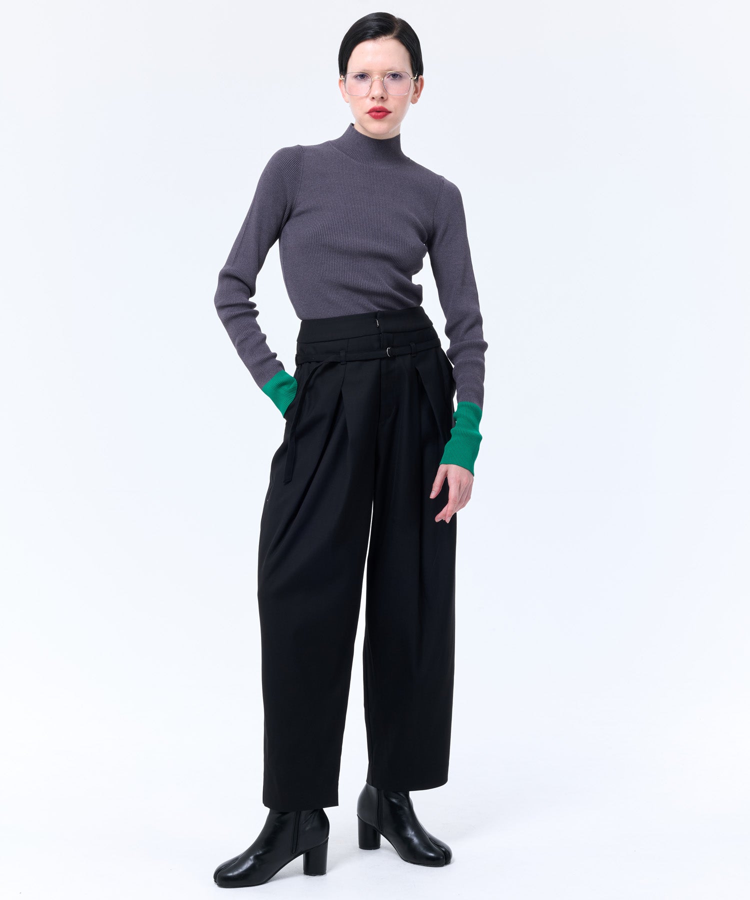 BELTED DESIGN TUCK PANTS