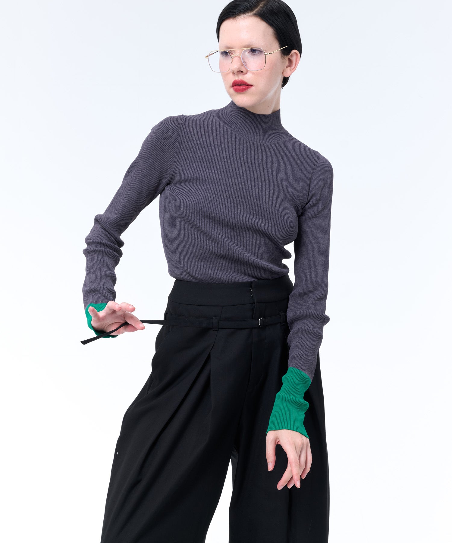 BELTED DESIGN TUCK PANTS