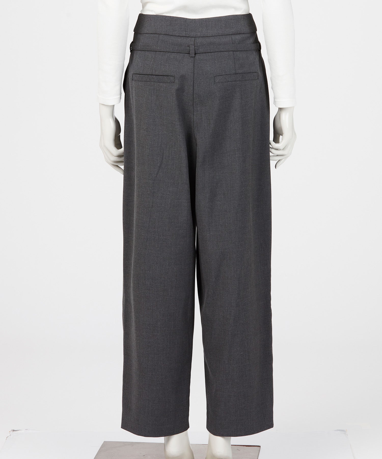 BELTED DESIGN TUCK PANTS