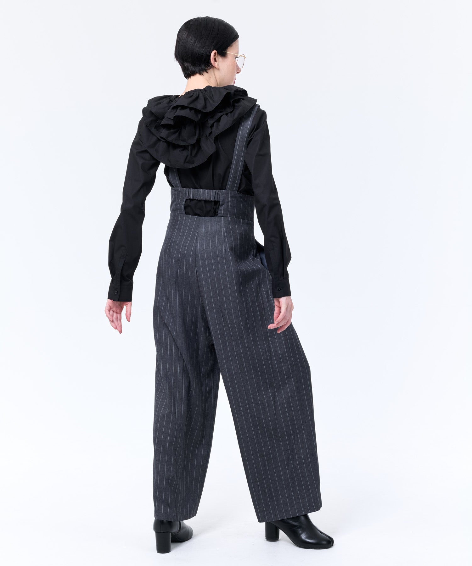 HOODED RUFFLE BLOUSE