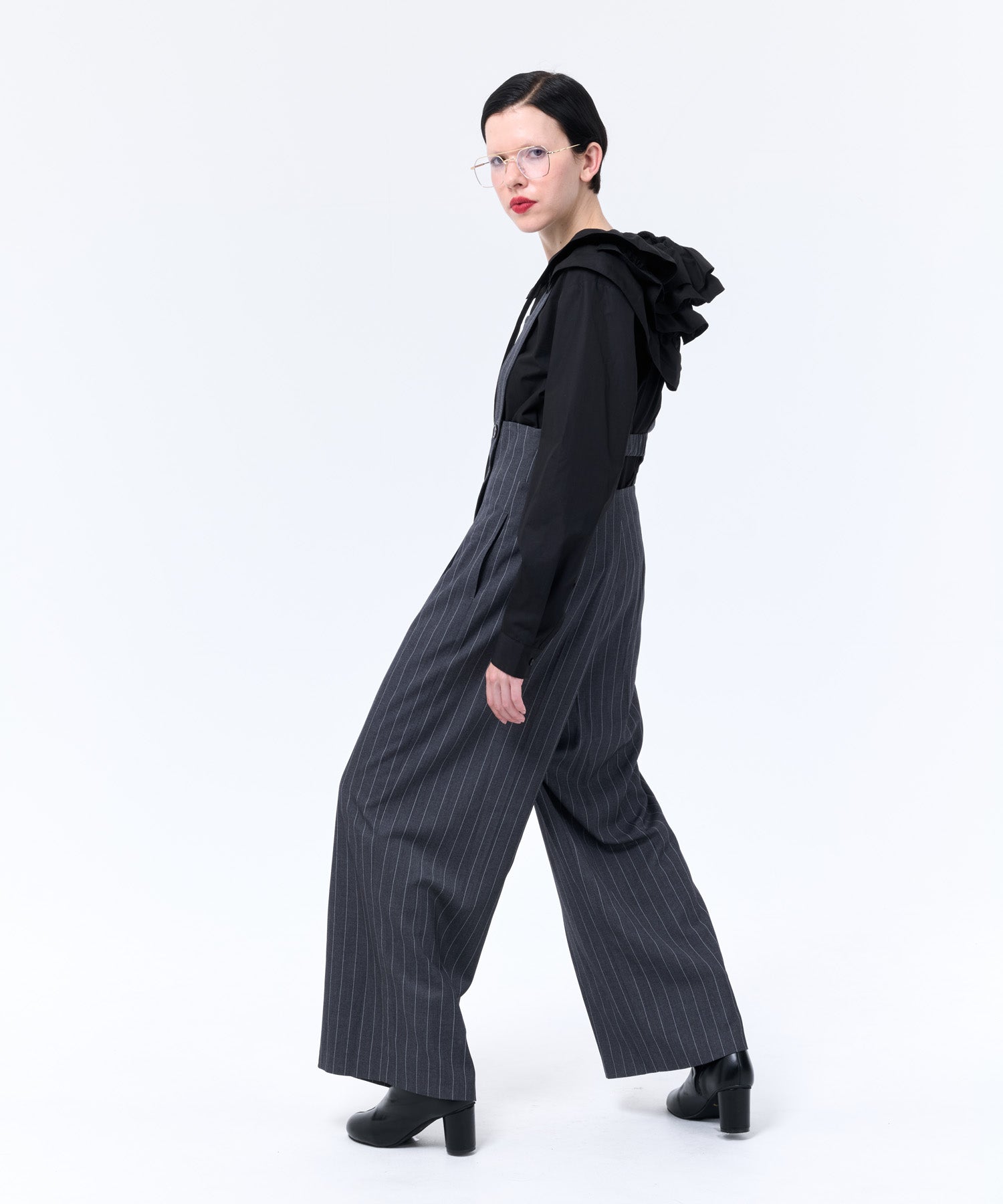 HOODED RUFFLE BLOUSE